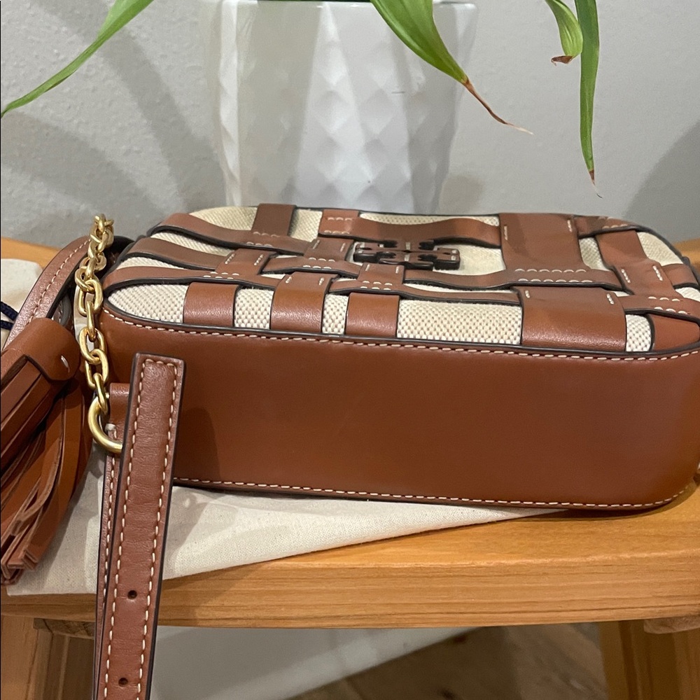 Tory Burch Tan and Cream Crossbody Bag - Picture 3 of 3
